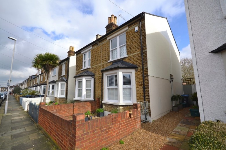 Click the photo for more details of Willoughby Road, Kingston Upon Thames, KT2