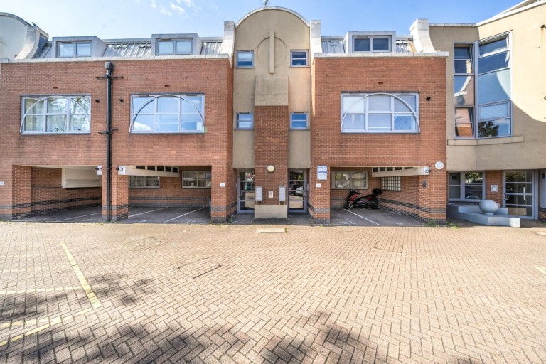 Images for Barnsbury Lane, Tolworth