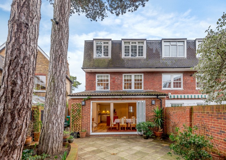 Click the photo for more details of Broom Road, Teddington