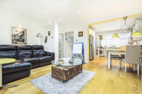 Click the photo for more details of Cromwell Avenue, New Malden, KT3