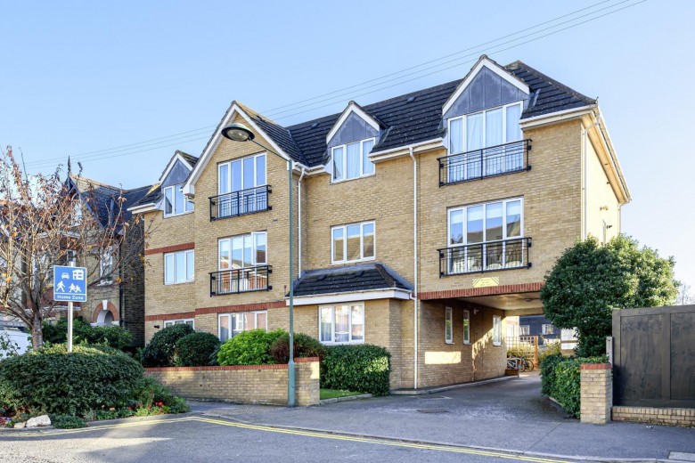 Click the photo for more details of Coombe Lodge, 6 Manorgate Road, Kingston Upon Thames, KT2
