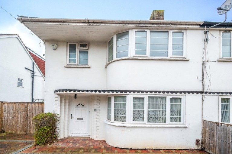 Images for Barnfield, New Malden, KT3