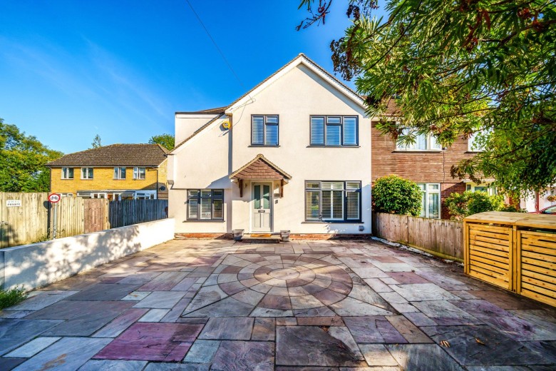 Click the photo for more details of Aragon Avenue, Thames Ditton