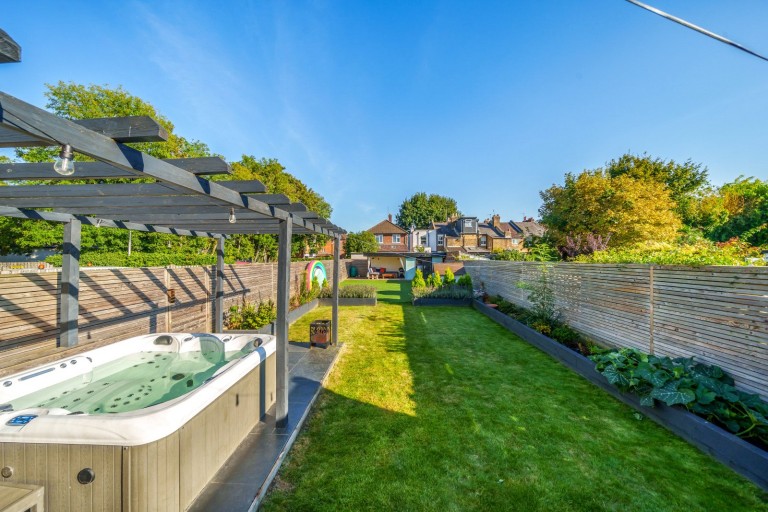 Images for Aragon Avenue, Thames Ditton, Surrey