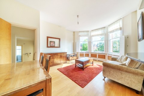 Click the photo for more details of Kew Road, Richmond Upon Thames