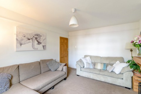 Click the photo for more details of Queens Court, New Road, Kingston upon Thames, KT2