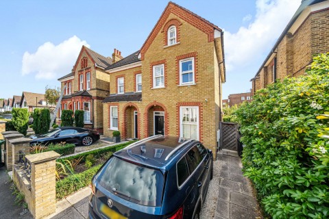 Click the photo for more details of Vicarage Road, Hampton Wick, KT1