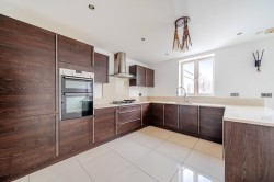 Images for Barnfield, New Malden