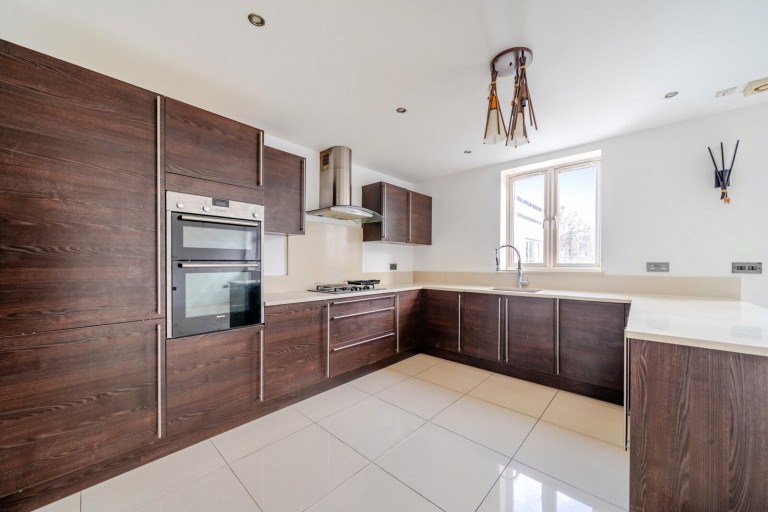 Images for Barnfield, New Malden