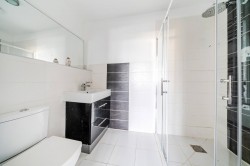 Images for Barnfield, New Malden