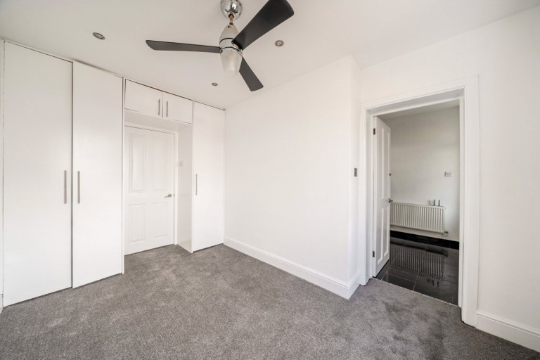 Images for Barnfield, New Malden