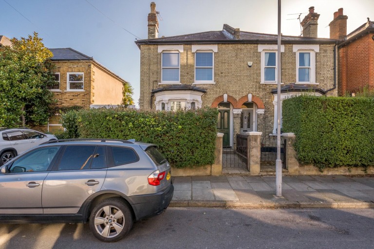 View Full Details for Ground Floor Flat, New Malden