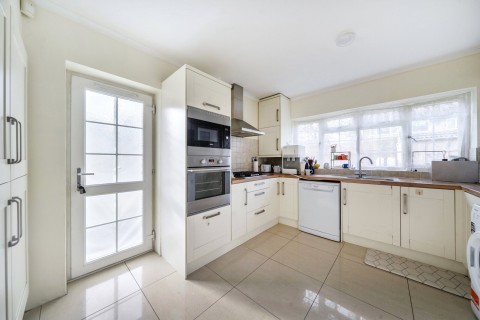 Click the photo for more details of The Avenue, Worcester Park