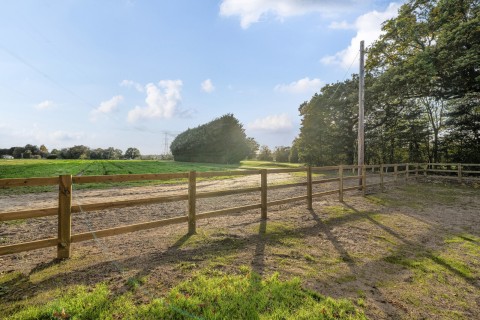 Click the photo for more details of Old Common Road, Cobham, Surrey