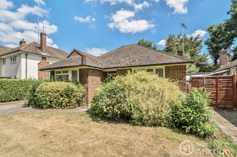 Click the photo for more details of Loncin Mead Avenue, New Haw, Surrey