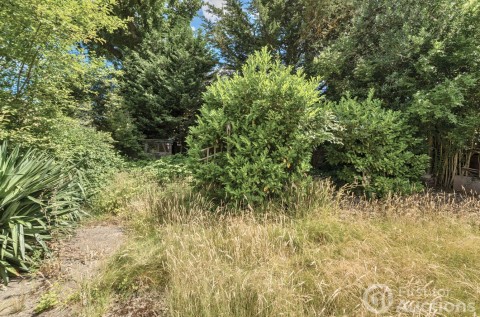 Click the photo for more details of Loncin Mead Avenue, New Haw, Surrey