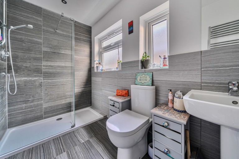 Images for Farleigh Road, New Haw, Surrey