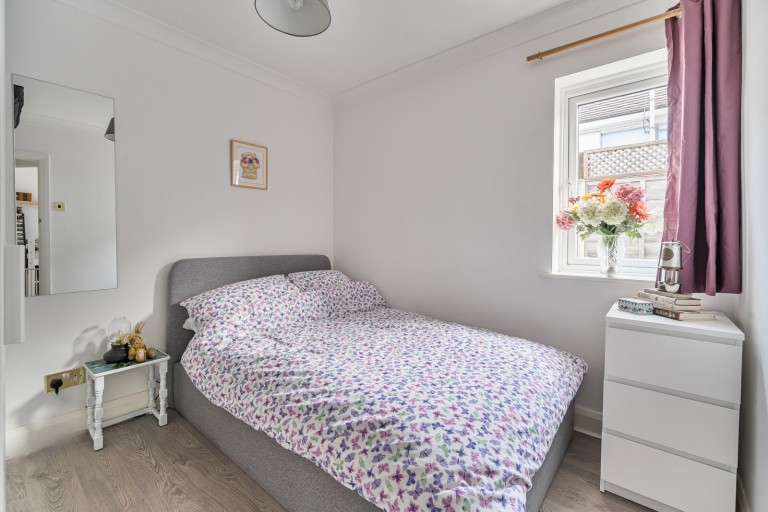 Images for Farleigh Road, New Haw, Surrey