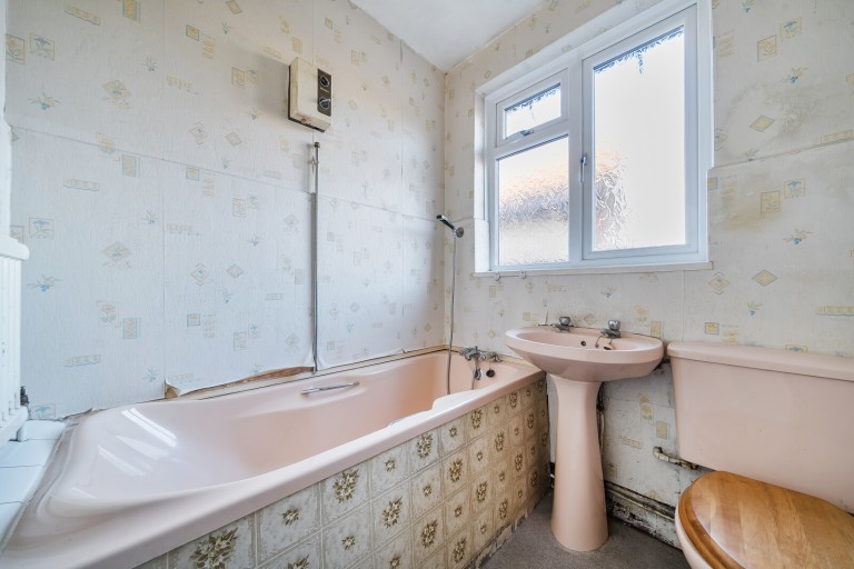 Images for Common Lane, New Haw, Surrey