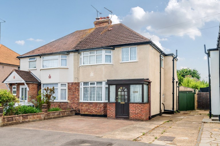 Images for Lindsay Road, New Haw, Surrey