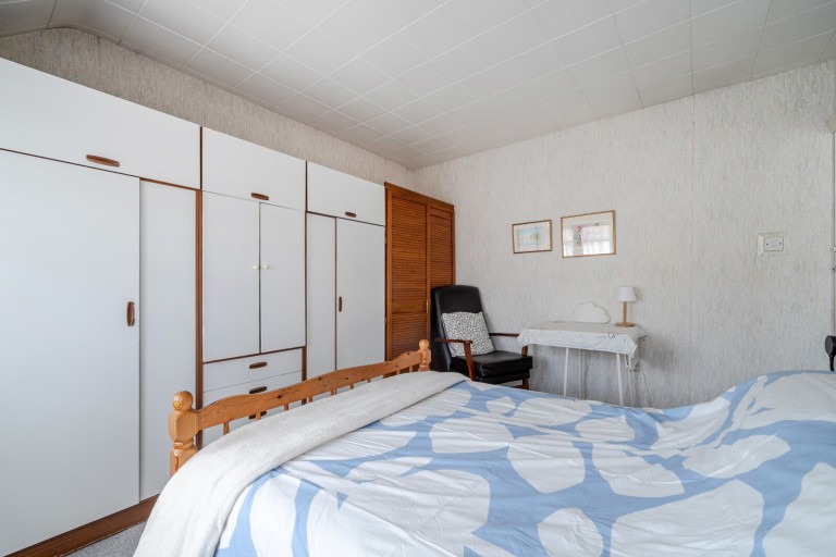 Images for Lindsay Road, New Haw, Surrey