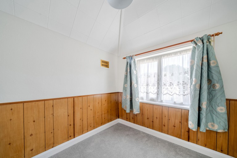 Images for Lindsay Road, New Haw, Surrey