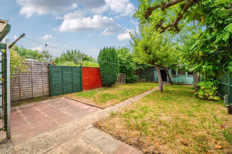 Images for Lindsay Road, New Haw, Surrey