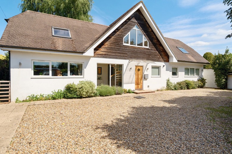 Click the photo for more details of New Haw Road, Addlestone, KT15