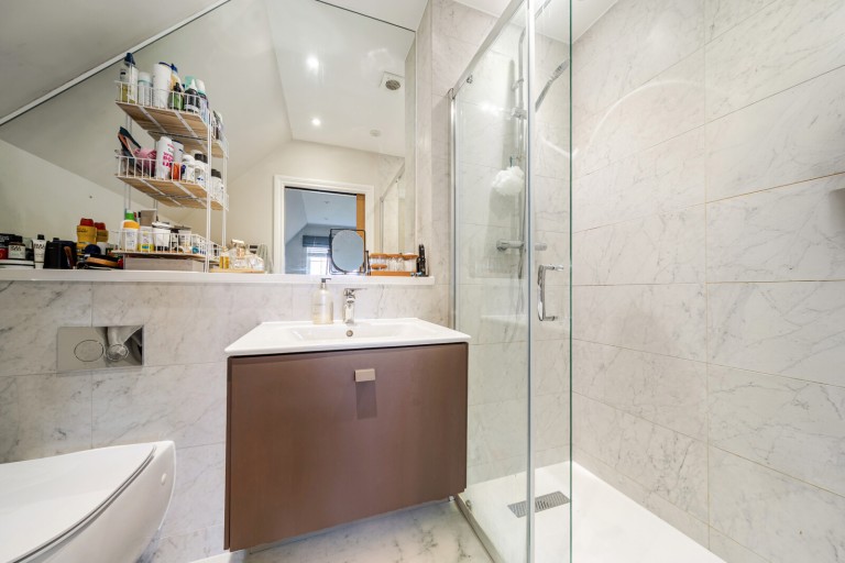 Images for Ashview Gardens, New Haw, Surrey