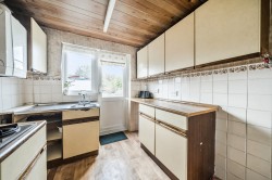 Images for Lindsay Road, New Haw, Surrey