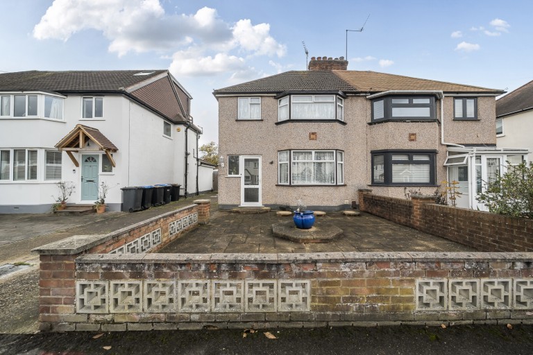 Images for Lindsay Road, New Haw, Surrey