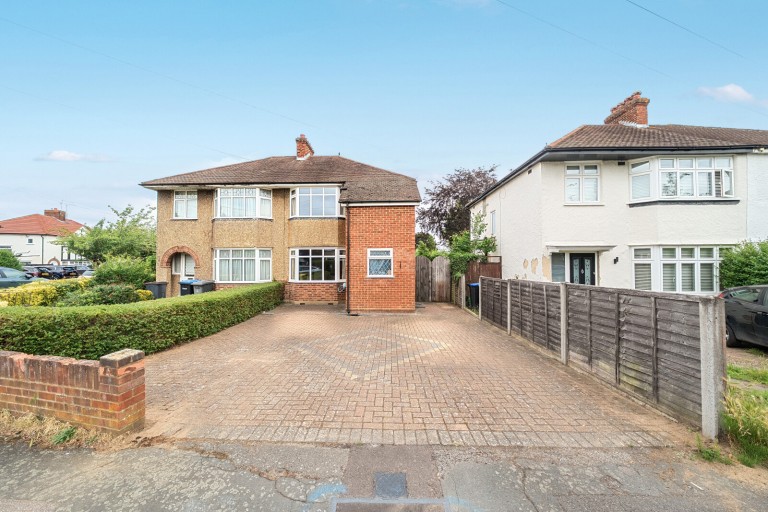 Images for Warren Road, New Haw, Surrey