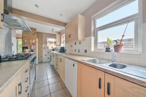 Click the photo for more details of Warren Road, New Haw, Surrey