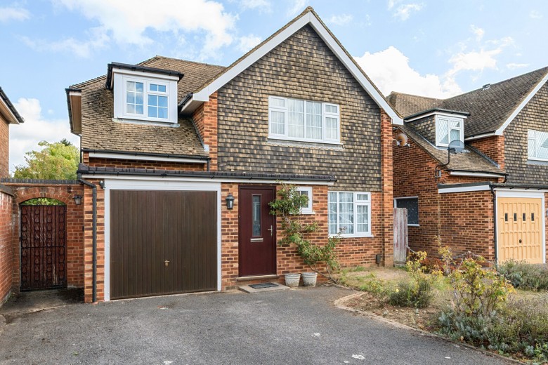 Click the photo for more details of Heathervale Road, New Haw, Surrey