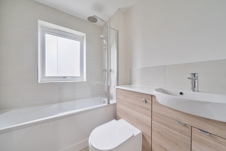 Images for Addlestone, Surrey