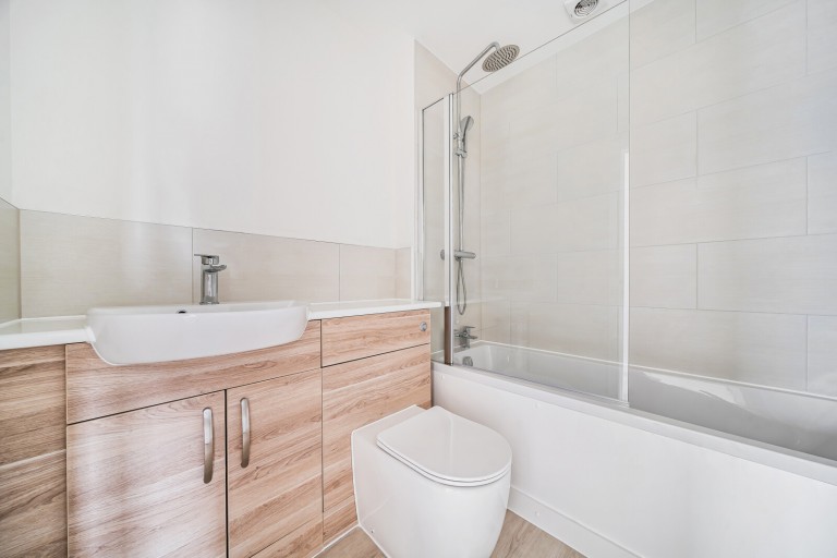 Images for Addlestone, Surrey