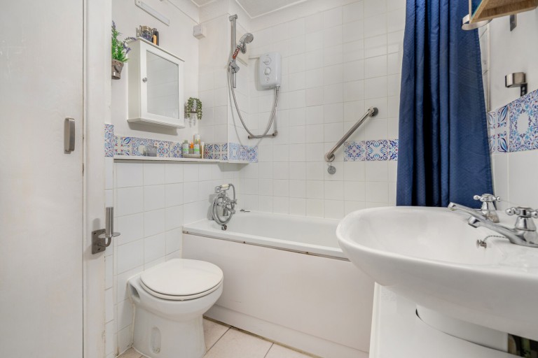 Images for Limebush Close, New Haw, Surrey