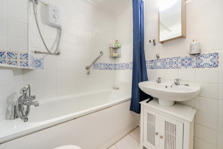 Images for Limebush Close, New Haw, Surrey