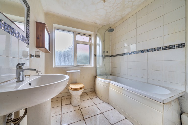 Images for Pinewood Grove, New Haw, Surrey