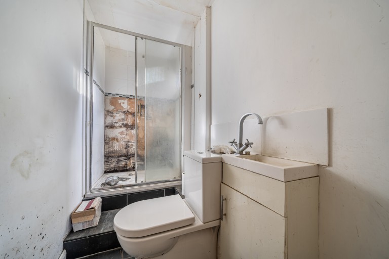 Images for Pinewood Grove, New Haw, Surrey