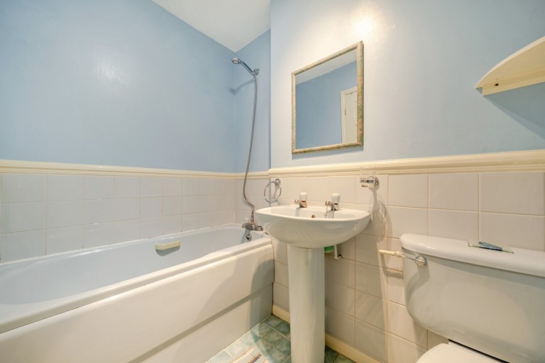 Images for Addlestone, Surrey