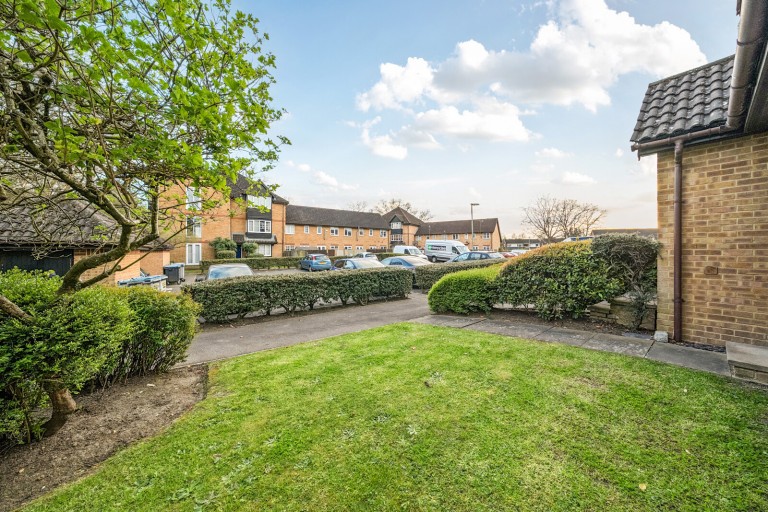 Images for Addlestone, Surrey