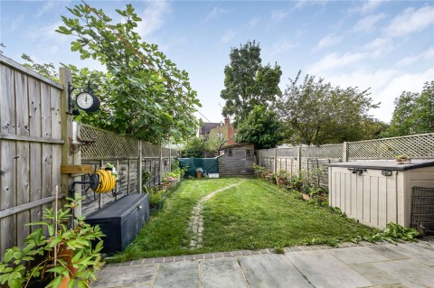 Click the photo for more details of Kings Avenue, New Malden, KT3