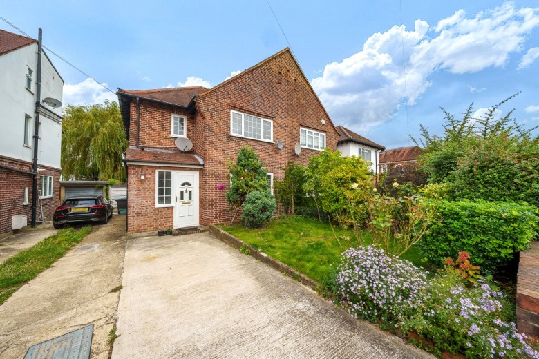 Click the photo for more details of Clarence Avenue, New Malden, KT3