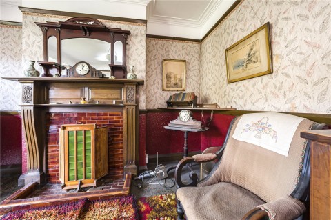 Click the photo for more details of Hoppingwood Avenue, New Malden, KT3