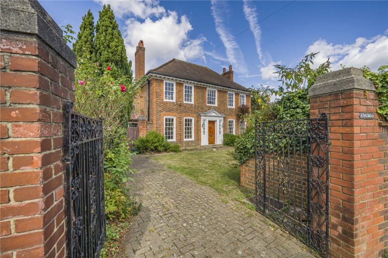 Click the photo for more details of Presburg Road, New Malden, KT3