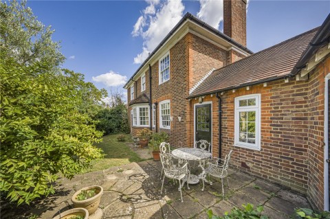 Click the photo for more details of Presburg Road, New Malden, KT3