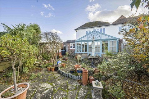Click the photo for more details of Lawrence Avenue, New Malden, KT3