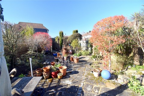 Click the photo for more details of Lawrence Avenue, New Malden, KT3