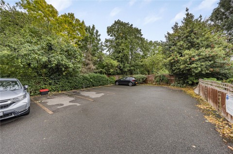 Click the photo for more details of Kingston Road, New Malden, Surrey
